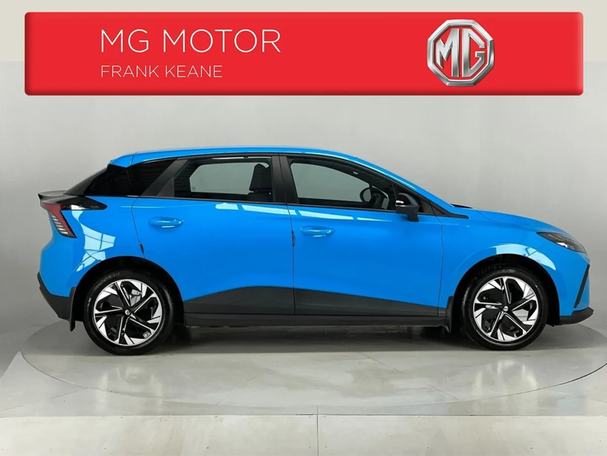 MG 4 LR - EXCITE 64KWH 5DR AUTO****DIGITAL DASH**M - Image 2