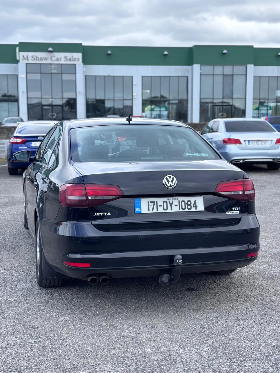 171 Volkswagen Jetta 2.0 TDI - Image 2