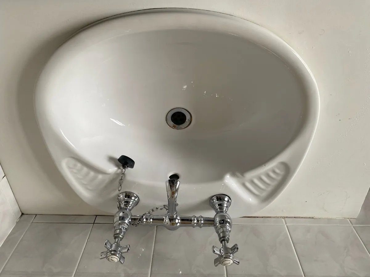 Cast Iron Bath - Image 4