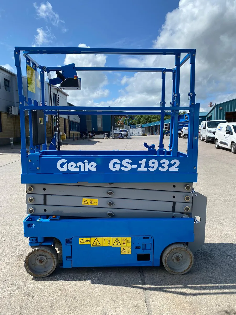 2016 GENIE GS1932 25FT ELECTRIC SCISSOR - Image 1