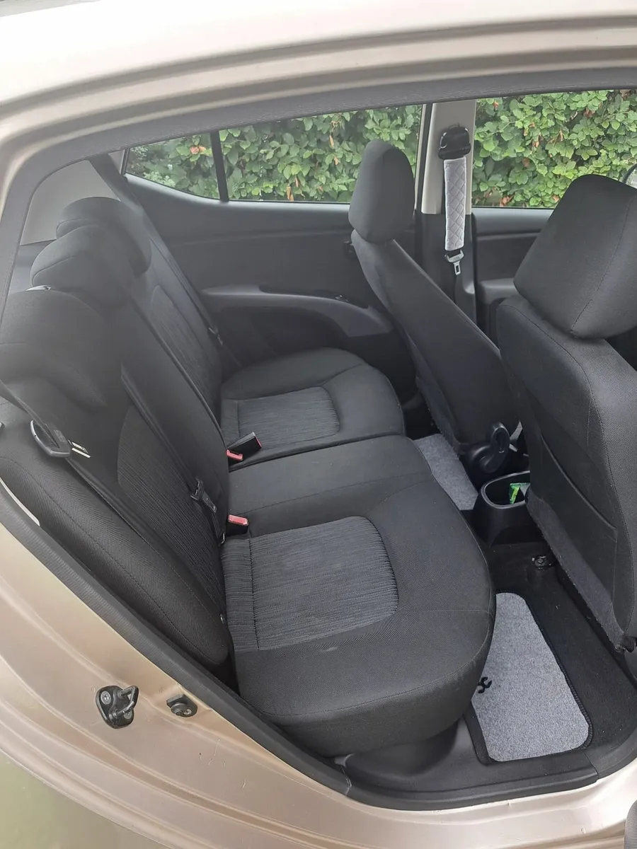 Hyundai i10 2011 - Image 1