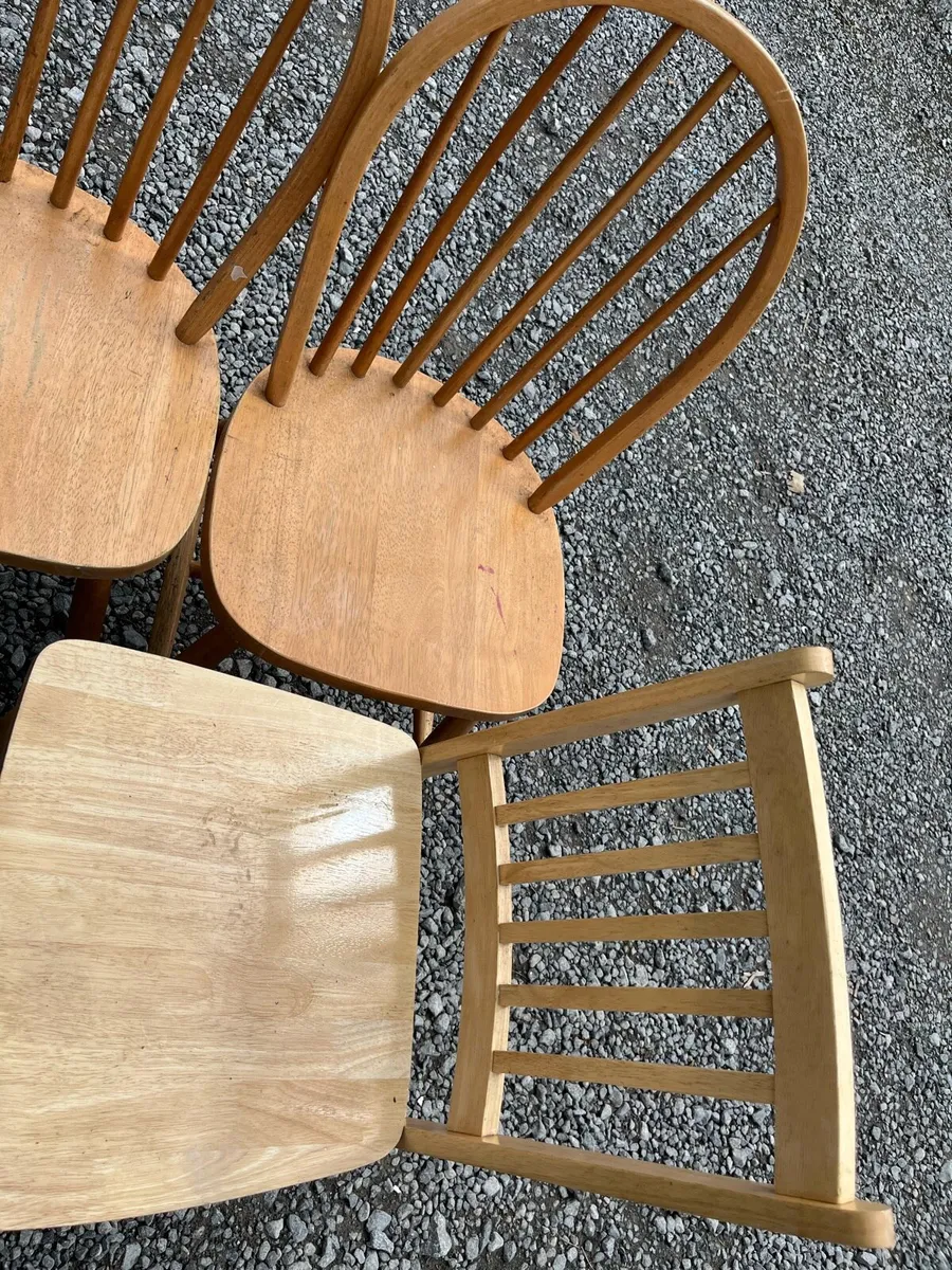 Table and 4 chairs - Image 2