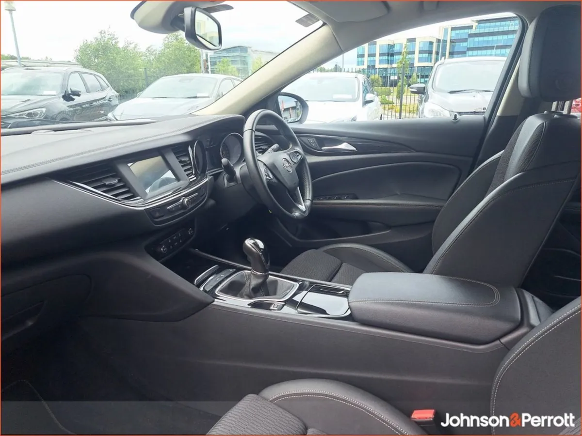 Opel Insignia 1.6 (136ps) Diesel SRi As New - Image 4