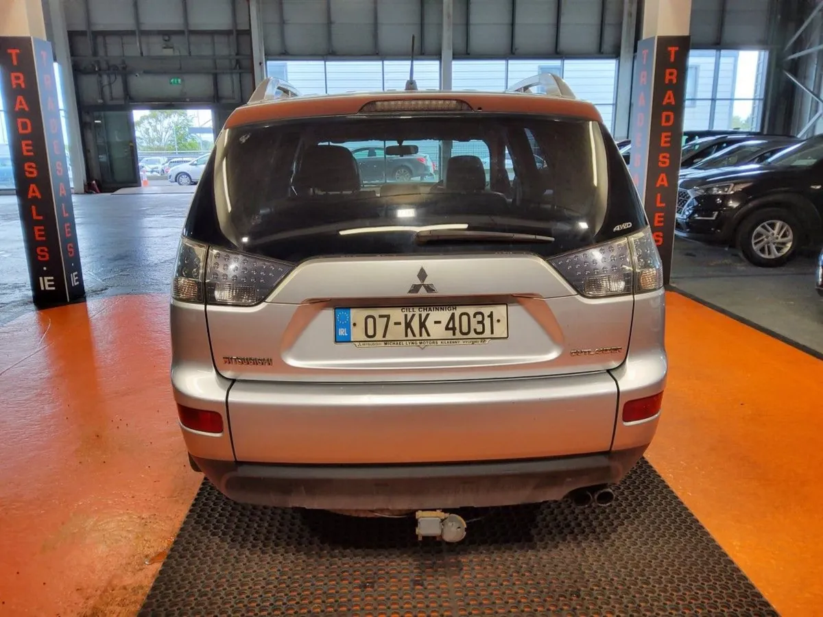Mitsubishi Outlander 2.0 D-id Intense - Image 4