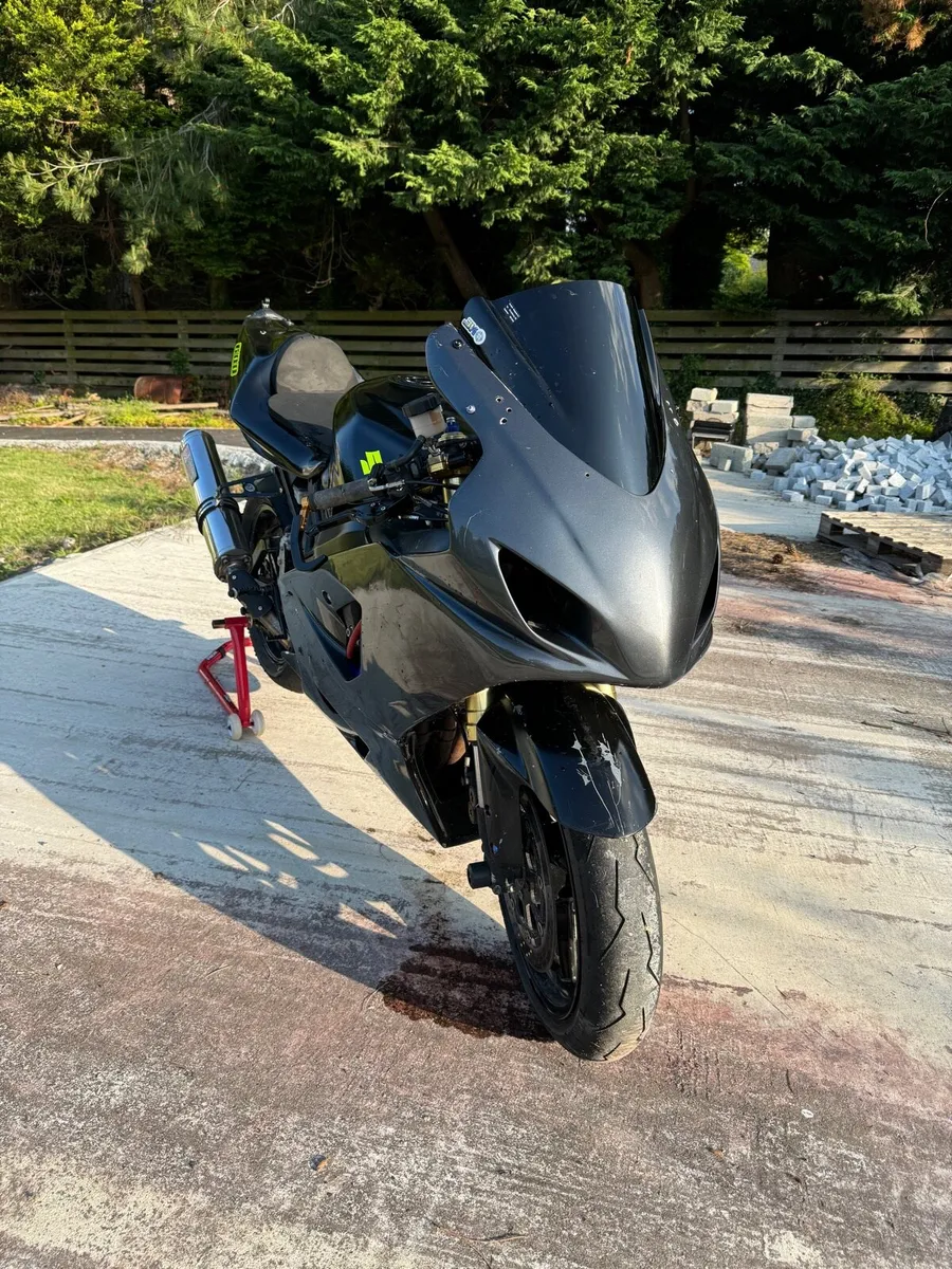 Suzuki GSXR 600 k5 track - Image 1
