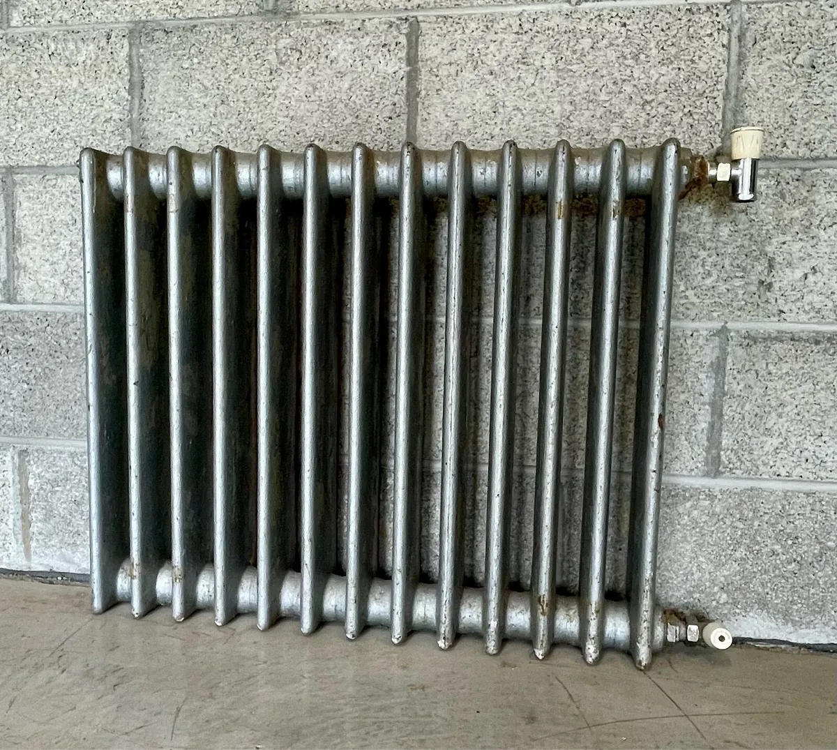 Cast Iron Radiator - Image 2