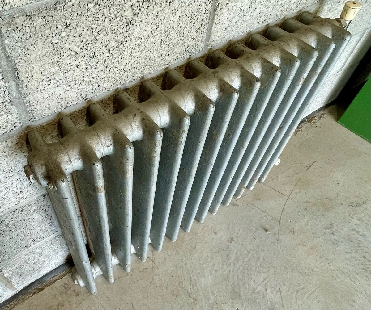 Cast Iron Radiator - Image 4