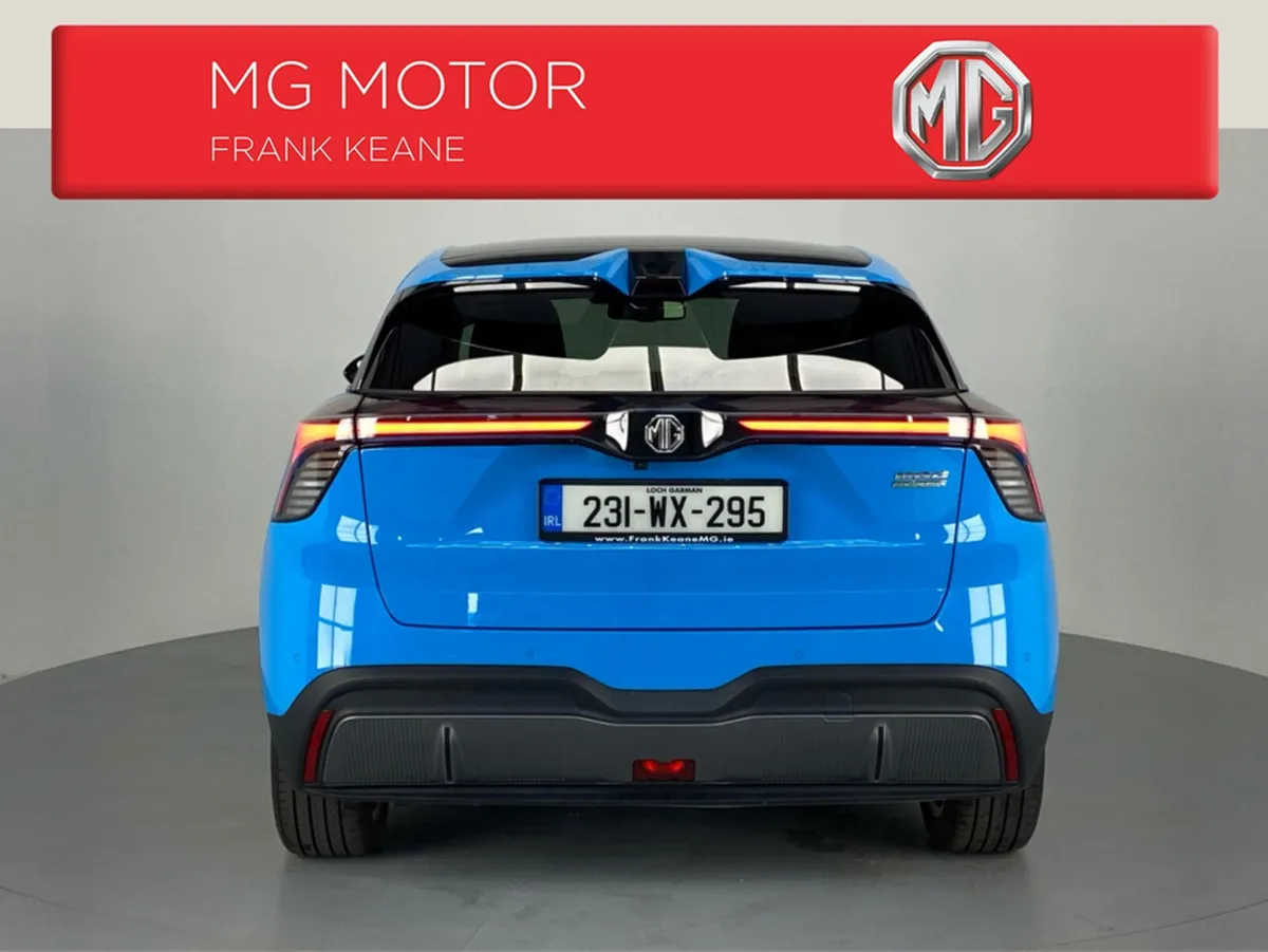 MG 4 EXCLUSVE 64kWh**HALF LEATHER INTERIOR**HEATED - Image 4