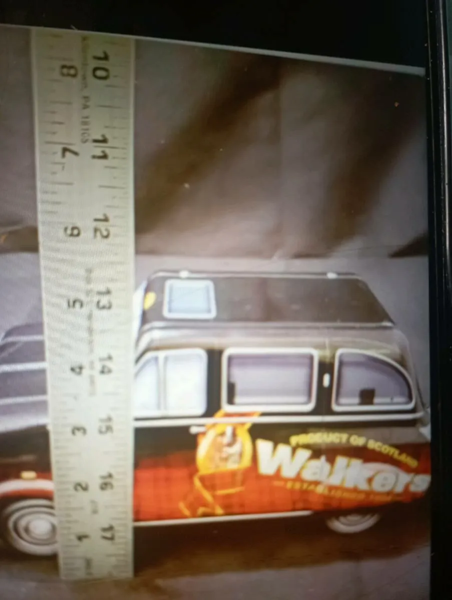 WALKER 'S SHORTBREAD TIN TAXI CAB 2017 - Image 2