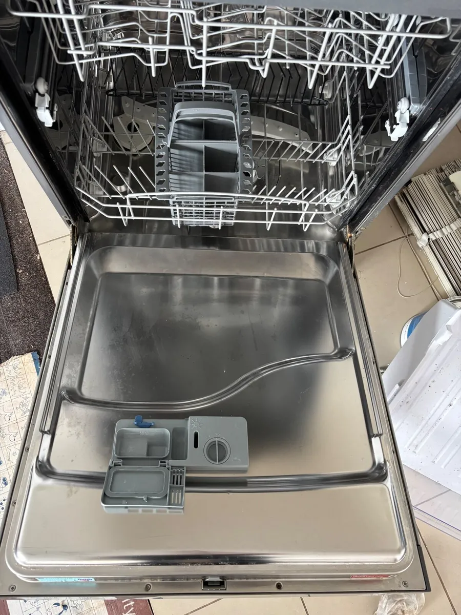 Dishwasher - Image 2
