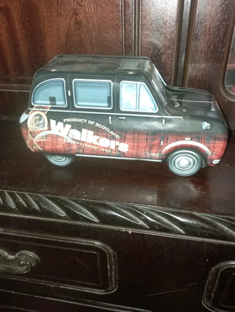 WALKER 'S SHORTBREAD TIN TAXI CAB 2017 - Image 1