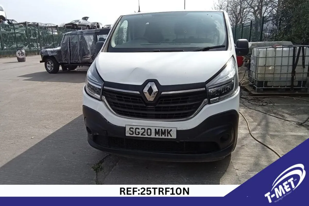 2020 RENAULT TRAFIC BREAKING FOR PARTS - Image 2