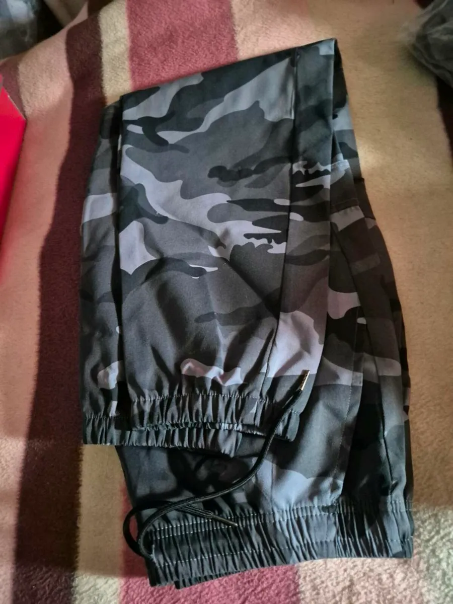 2 NEW PAIRS OF CARGO PANTS - Image 3
