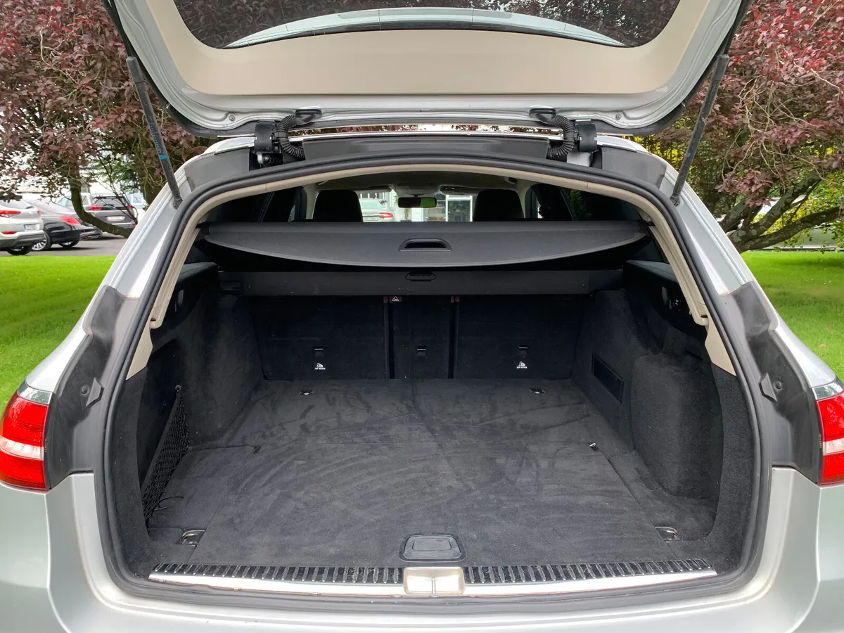Mercedes-Benz E-Class 2019 SE PREMIUM ESTATE - Image 3
