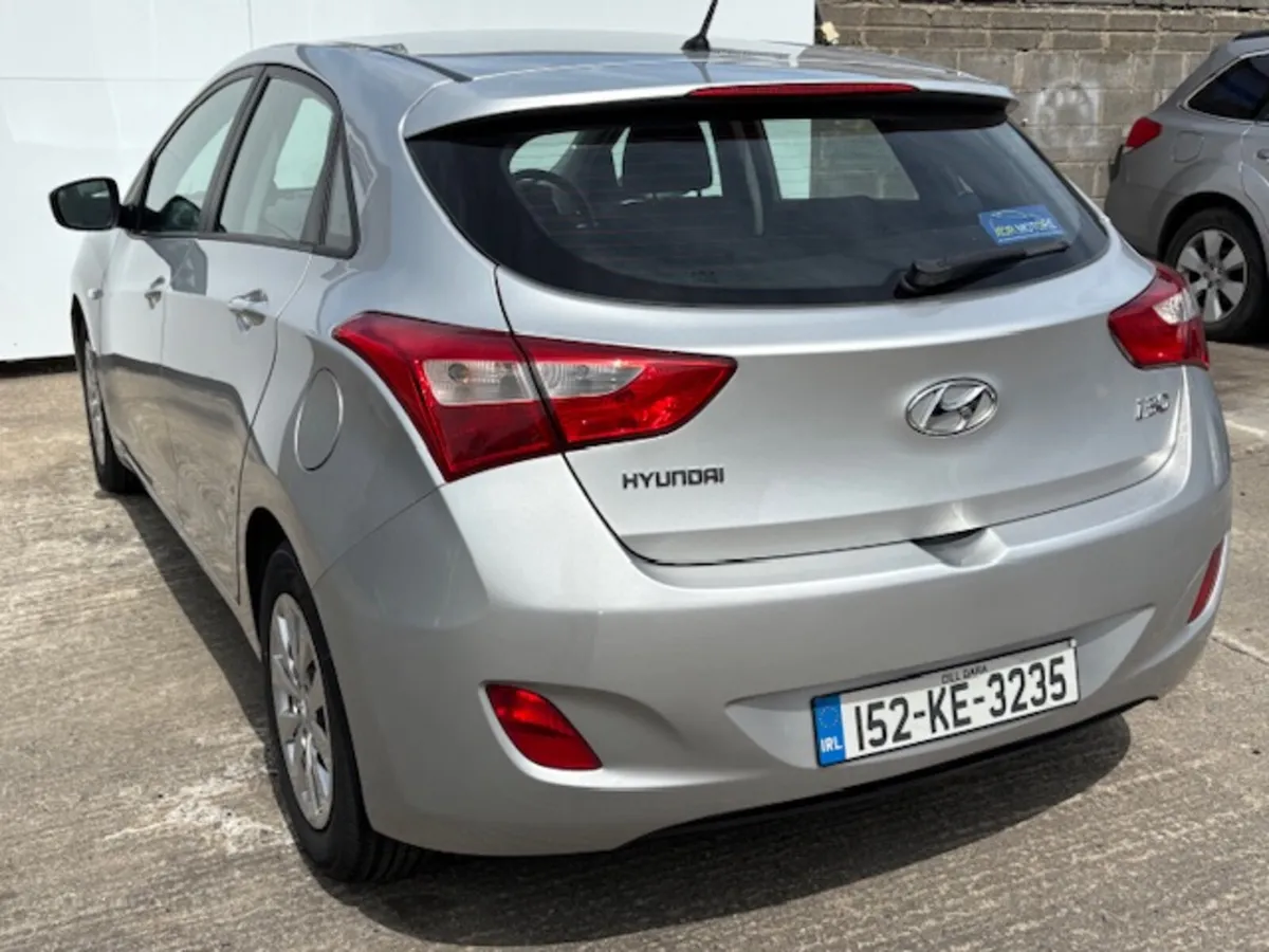 Hyundai i30 2015 1.6 DIESEL - Image 4