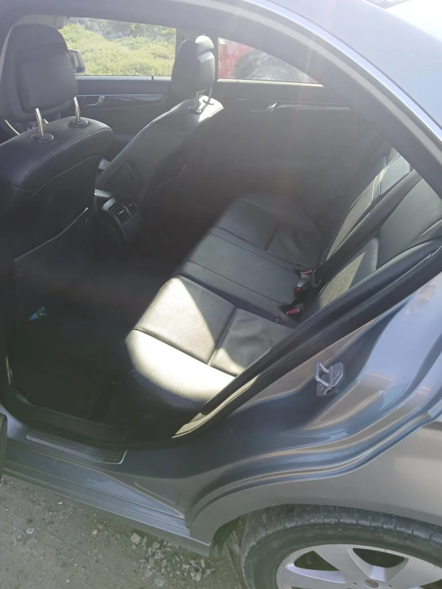 Mercedes Bens C Class - Image 2