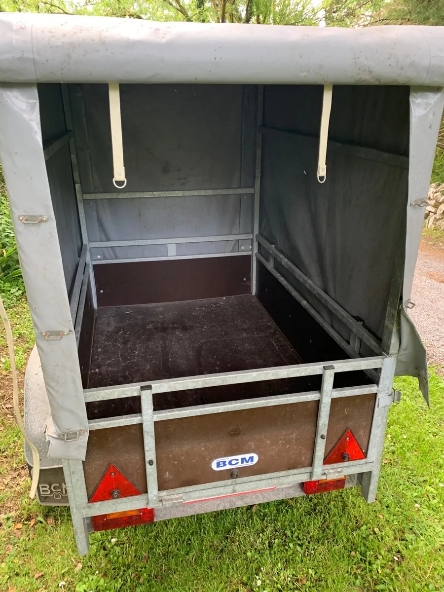 Trailer - Image 1