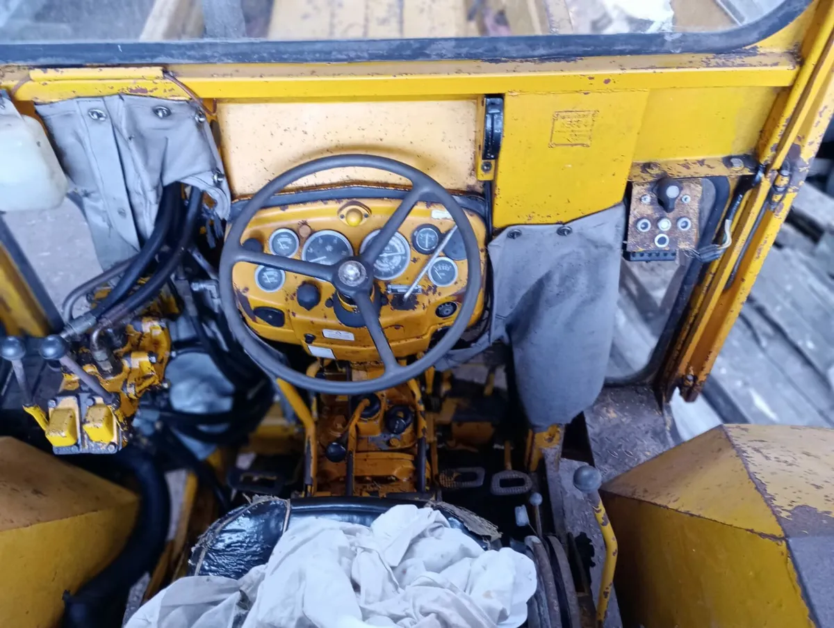 Massy Ferguson 40 digger - Image 3