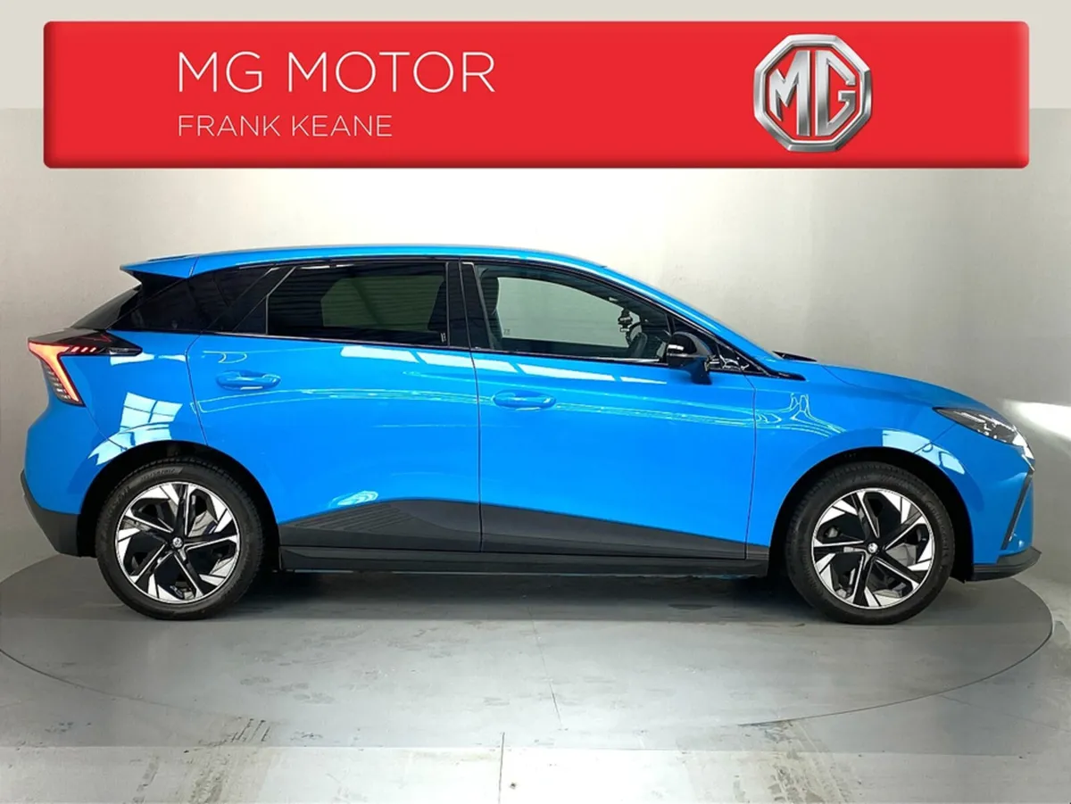 MG 4 LR - EXCLUSIVE 64KWH 5DR AUTO****DIGITAL DASH - Image 3