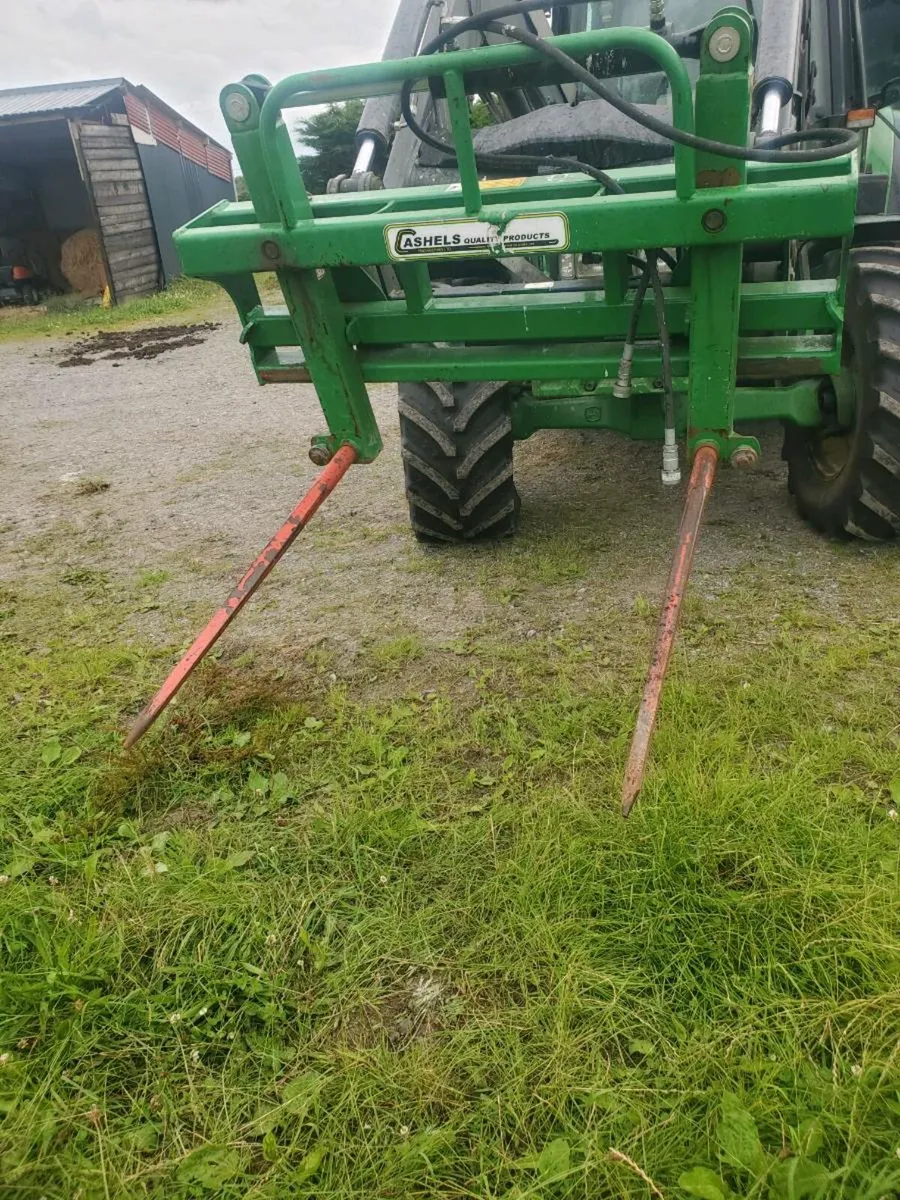 Bale grab