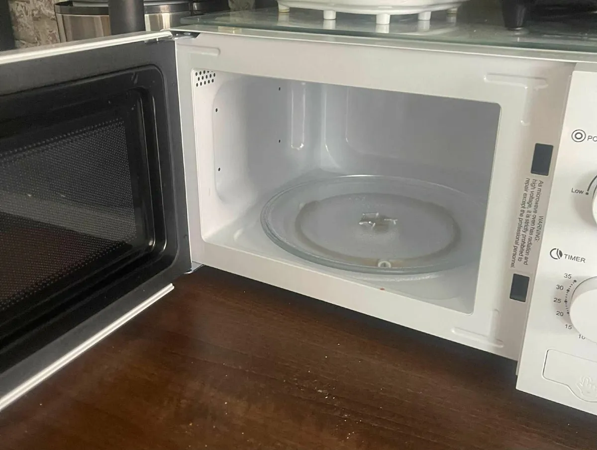 new microwave - Image 1