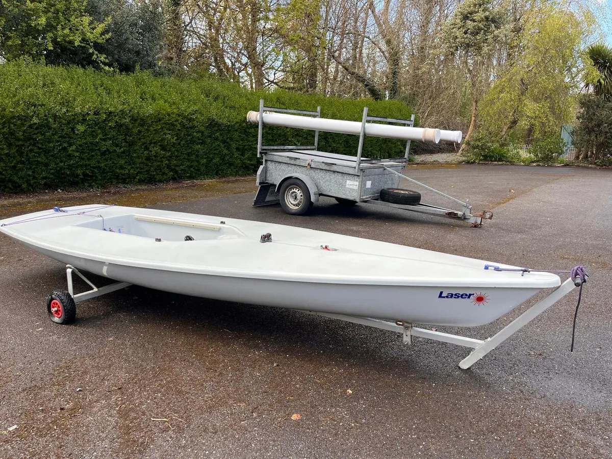 Laser dinghy 180590 Radial and 4.7 rig - Image 1