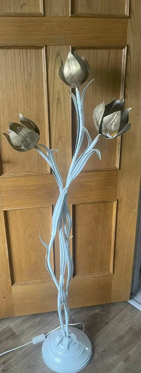 floor lamp