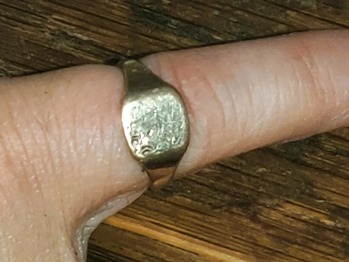 RARE IDENTITY, 9CT Old Gold Unisex Signet Ring ! - Image 2