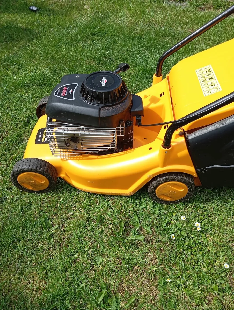Petrol lawnmower - Image 4