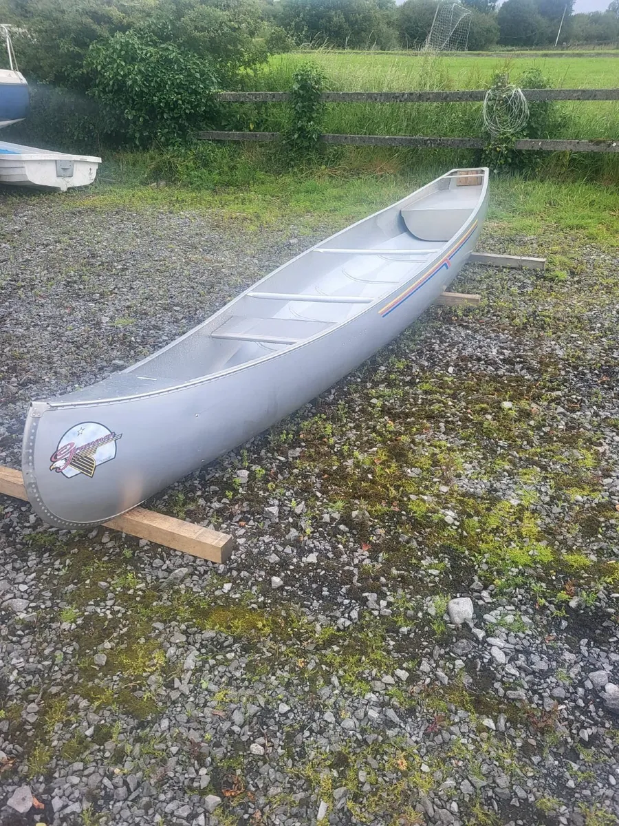 Canoe for sale - Image 1