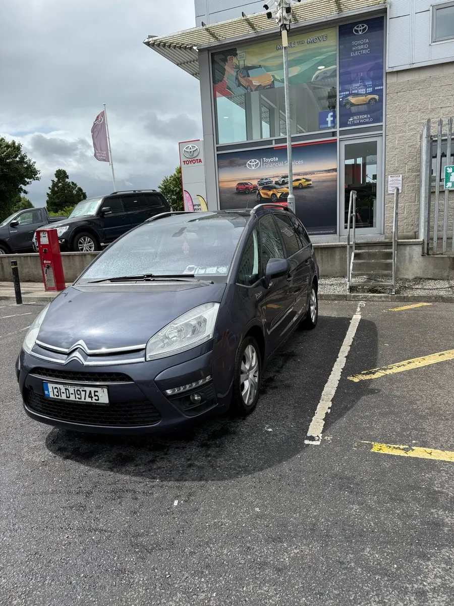 car - Image 1
