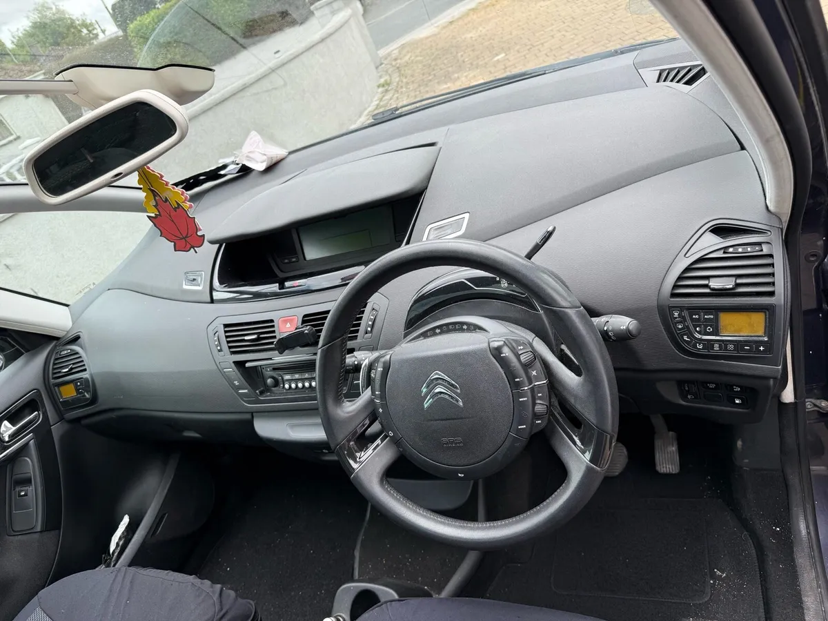 car - Image 3