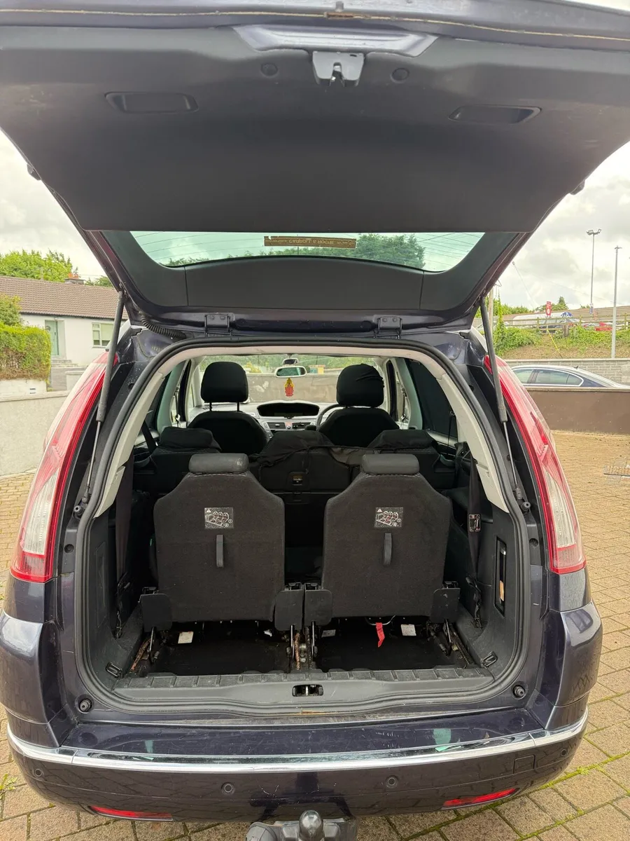 car - Image 4