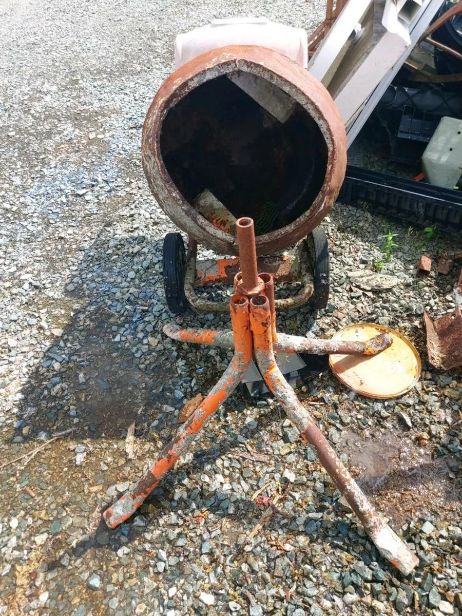 Electronic Cement mixer. NOT WORKING - Image 1