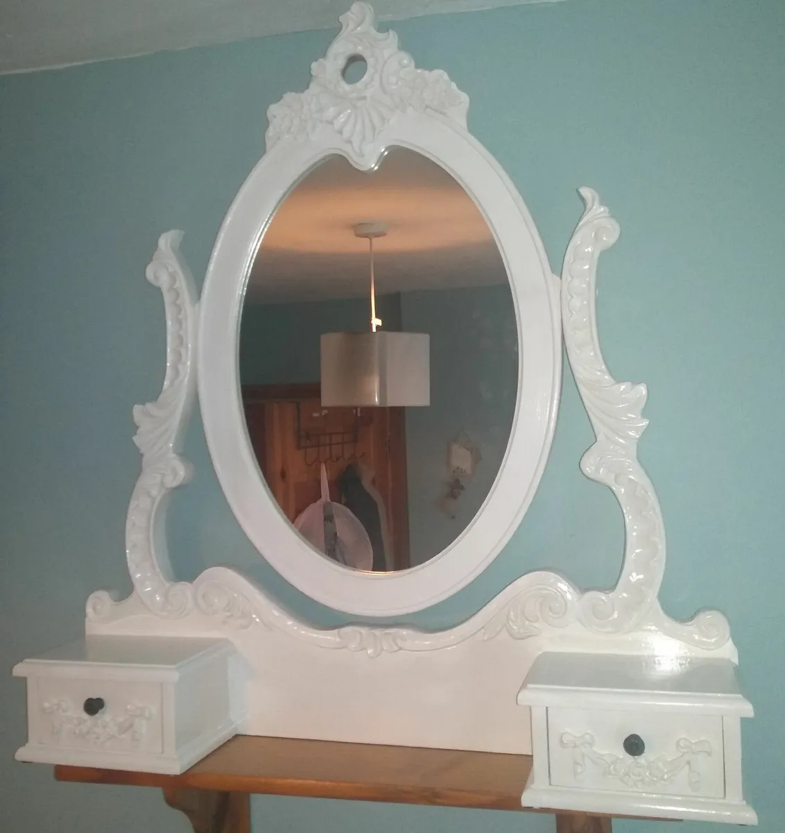Dressing table mirror