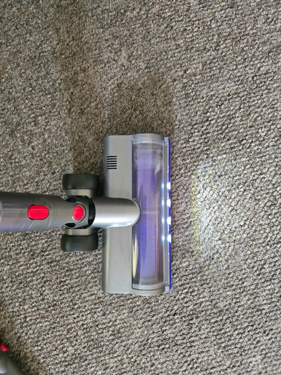 Dyson v10 - Image 2