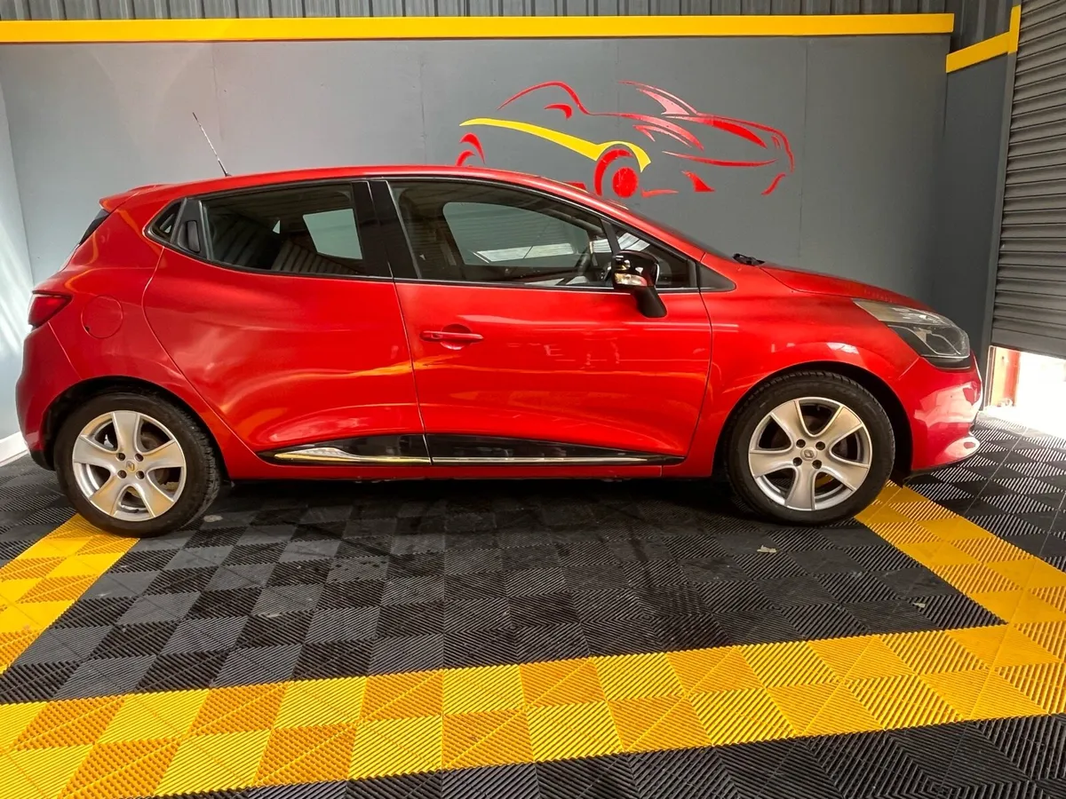 RENAULT CLIO - Image 2