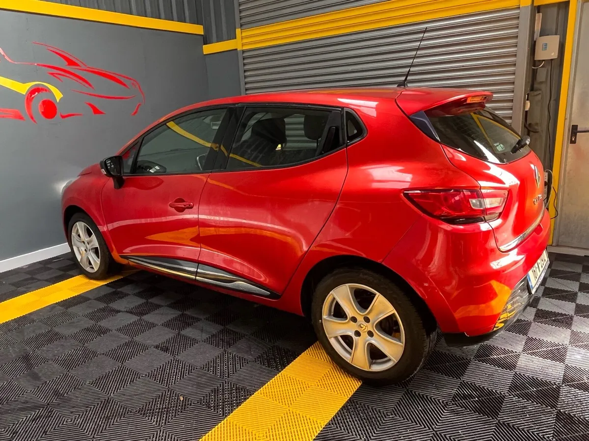 RENAULT CLIO - Image 3
