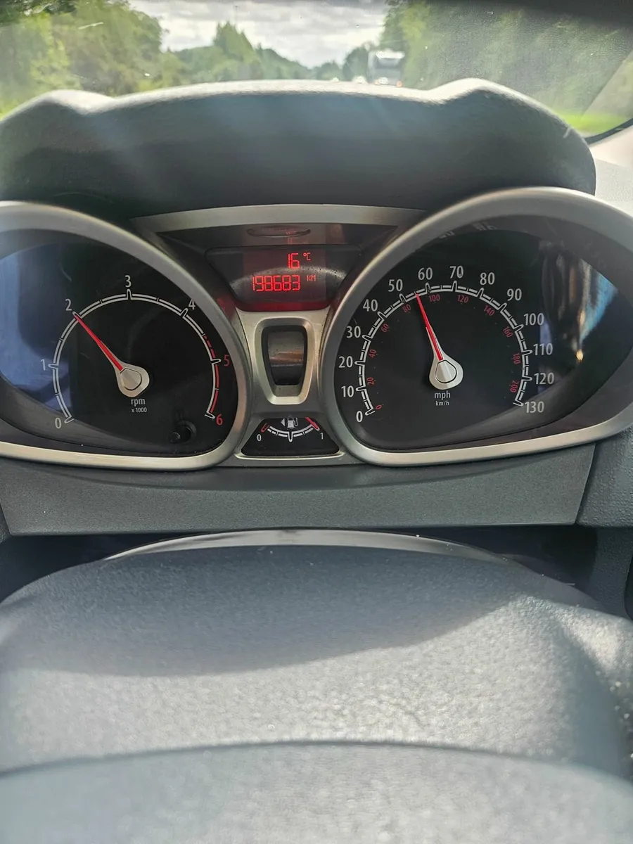 Ford Fiesta 2011 - Image 3