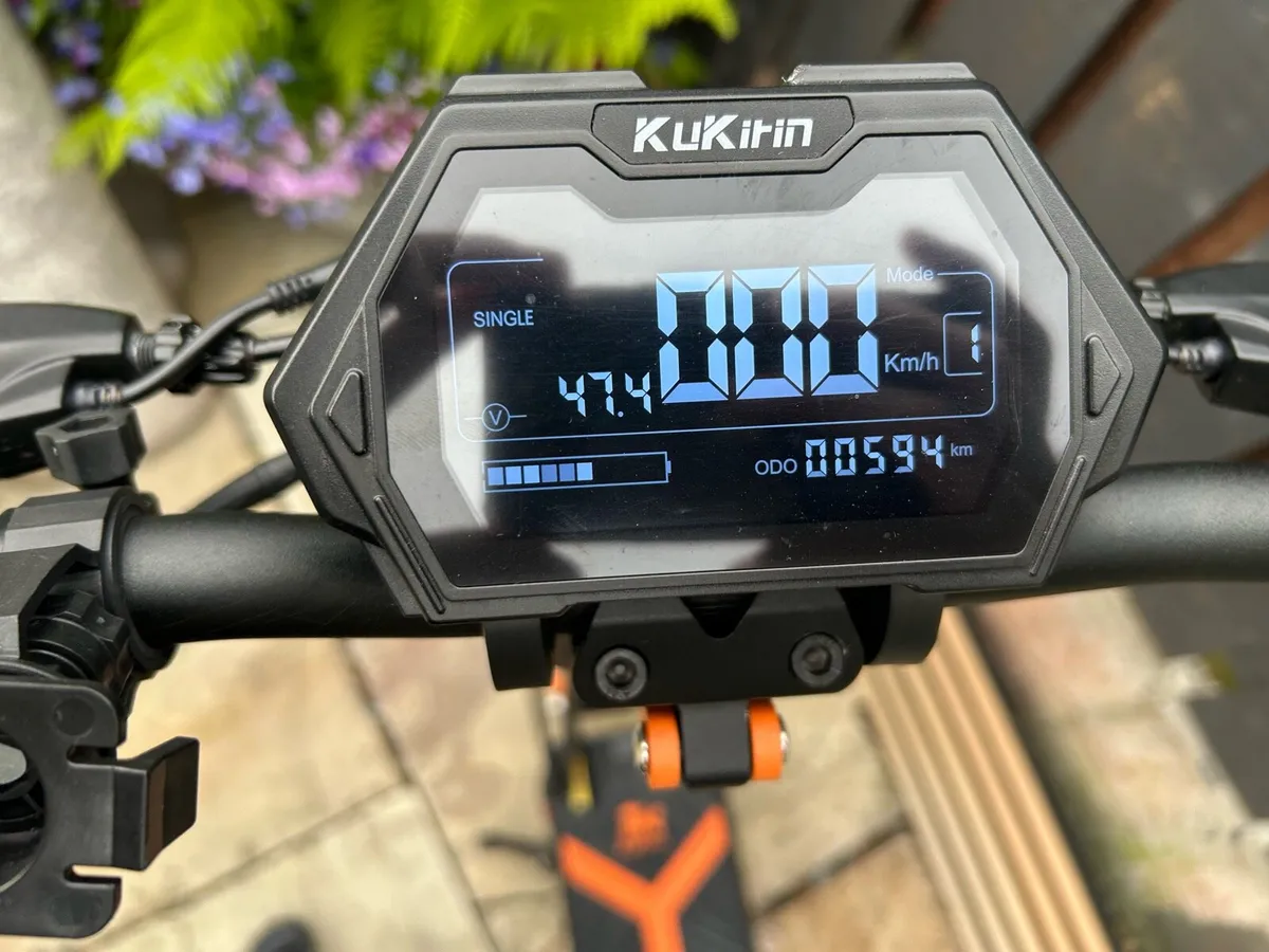 Kuugoo g2 max electric scooter - Image 2