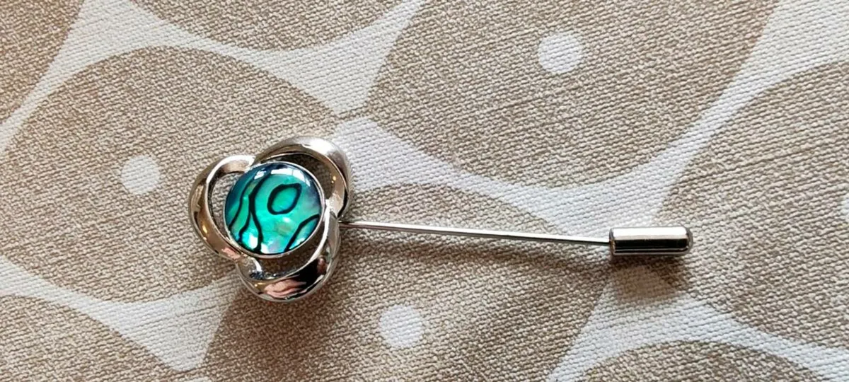 Retro silvertone lapel pin - Image 2