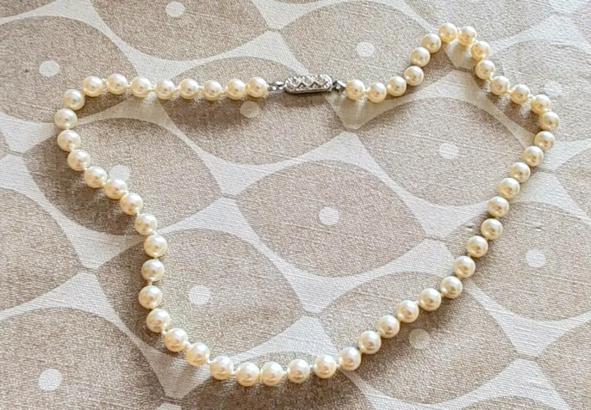 Retro pearl necklace - Image 1