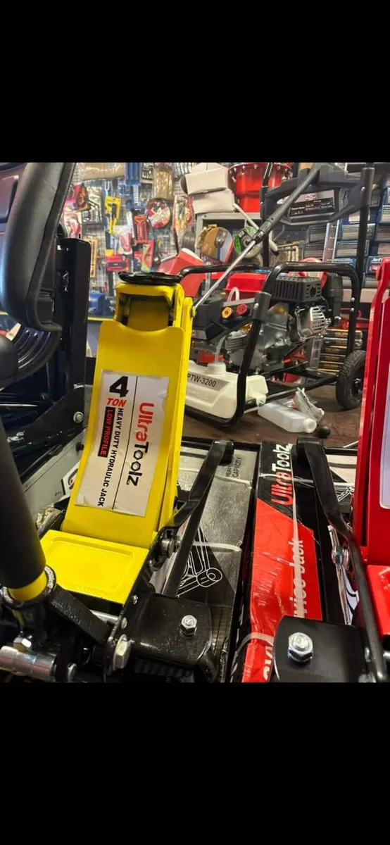 4 ton low profile trolley jacks - Image 1
