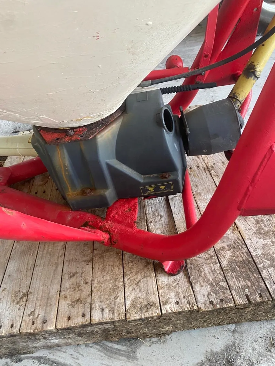 Manure Spreader - Image 4