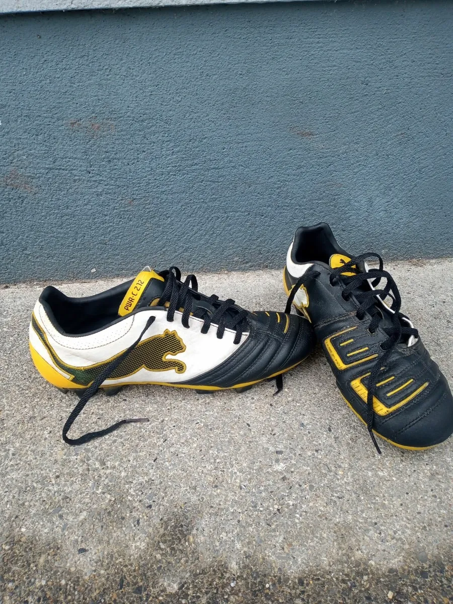 Football Soccer boots sizes 38.5, 42 and 44 - Image 2