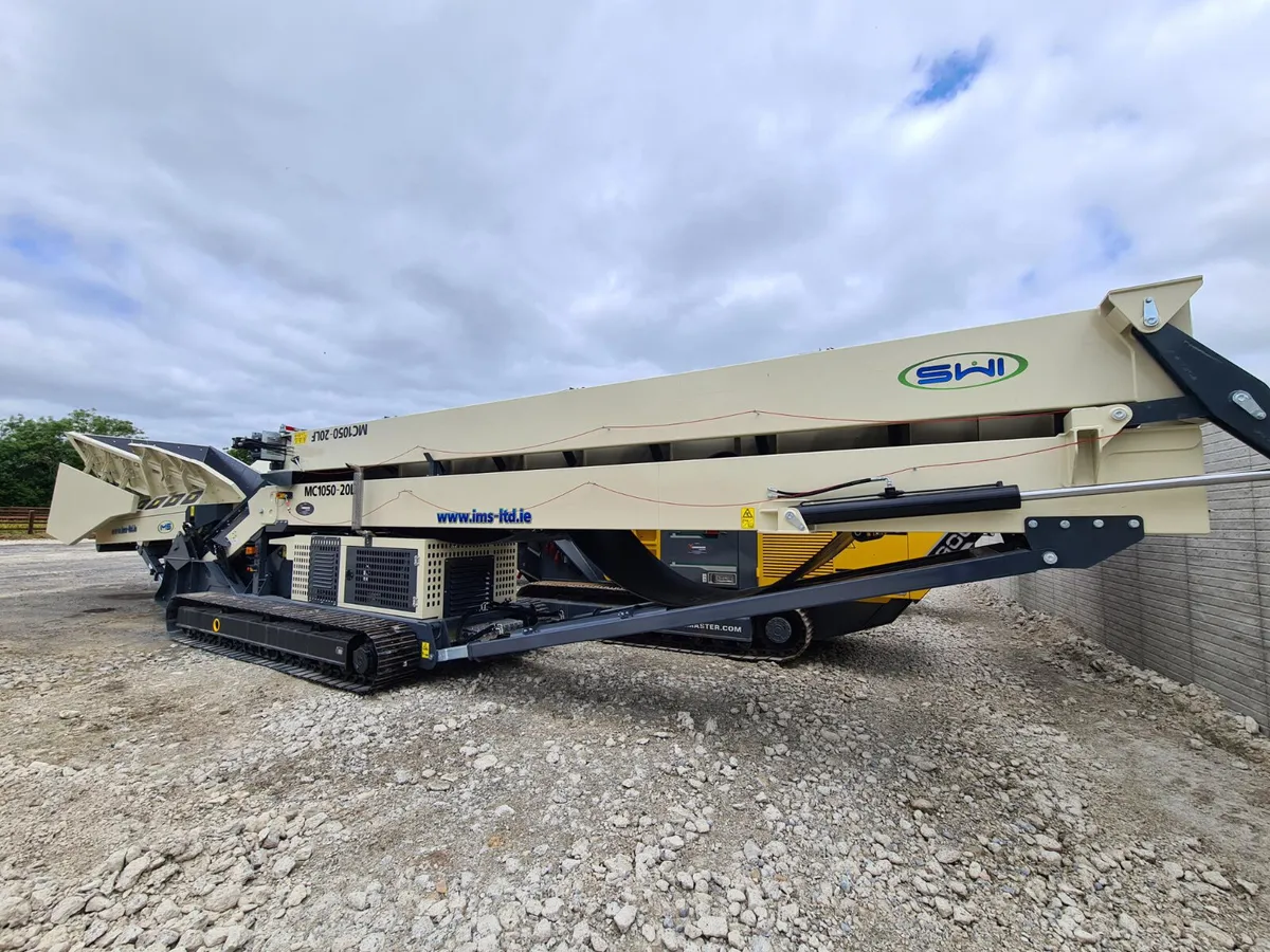 TRACKED CONVEYOR WITH LOW LEVEL FEEDER - Image 1