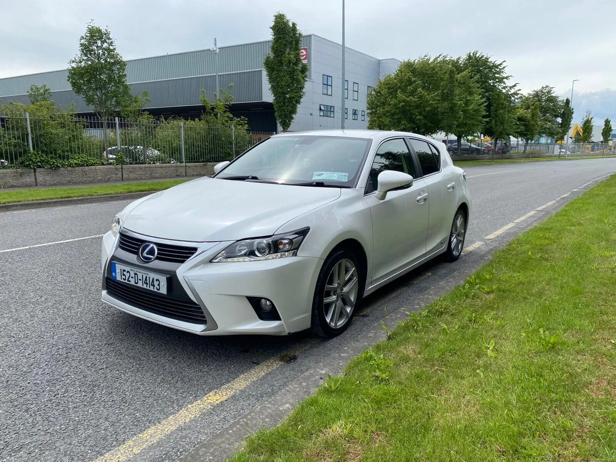 Lexus CT 2015 HIGH SPEC IN WHITE - Image 3