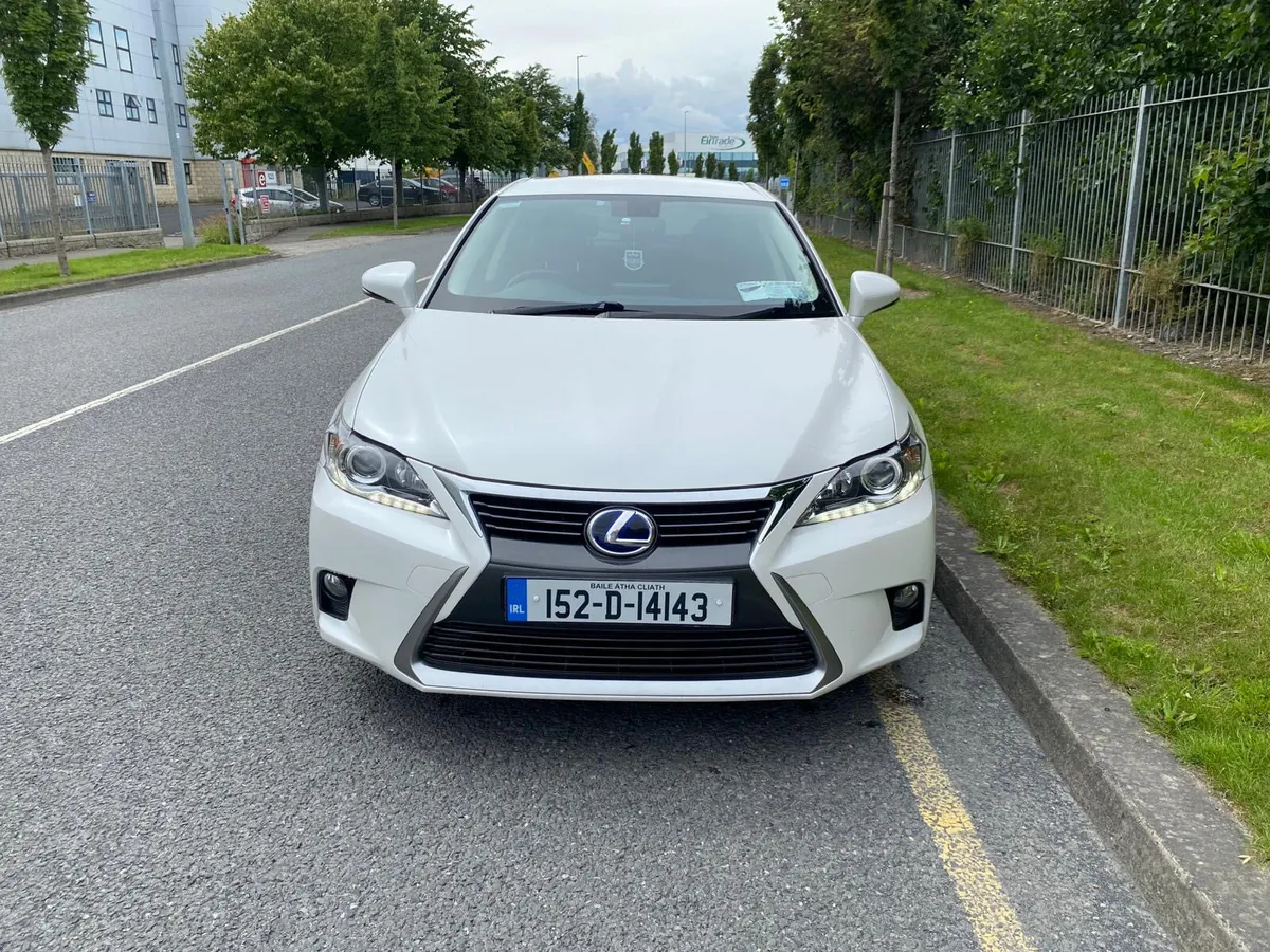 Lexus CT 2015 HIGH SPEC IN WHITE - Image 2