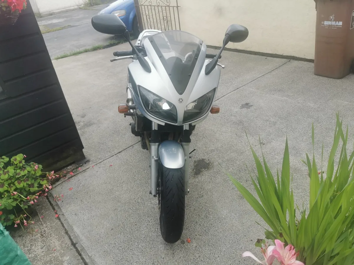 YAMAHA FAZER FZS 600 - Image 2