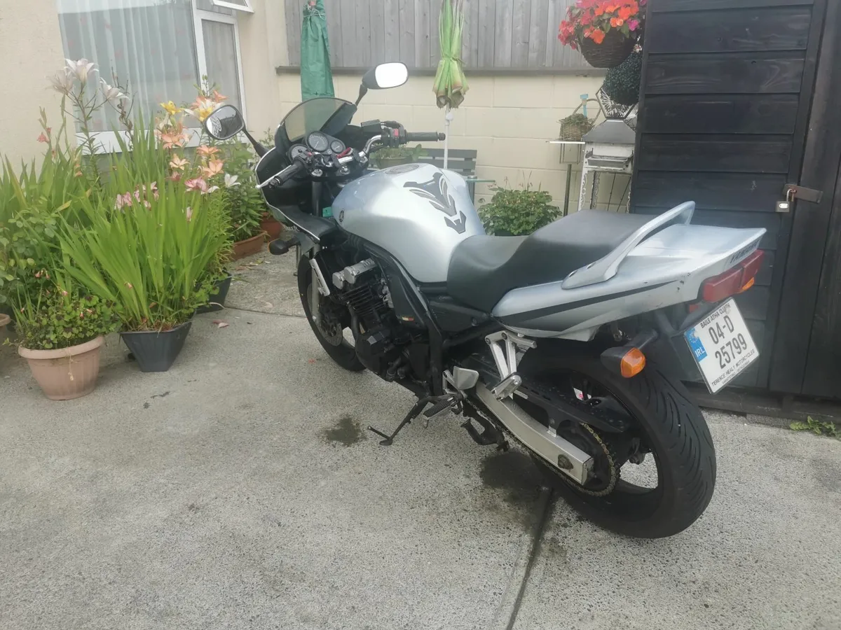 YAMAHA FAZER FZS 600 - Image 3